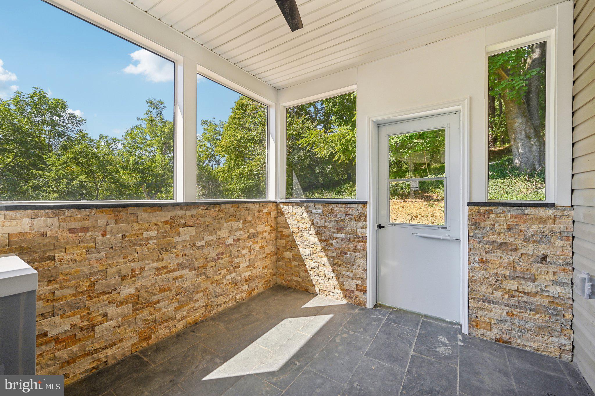 PARKTON - Residential