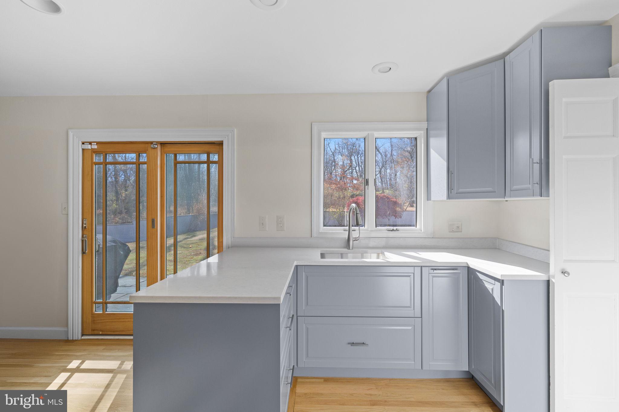 WHITE GATE - Residential