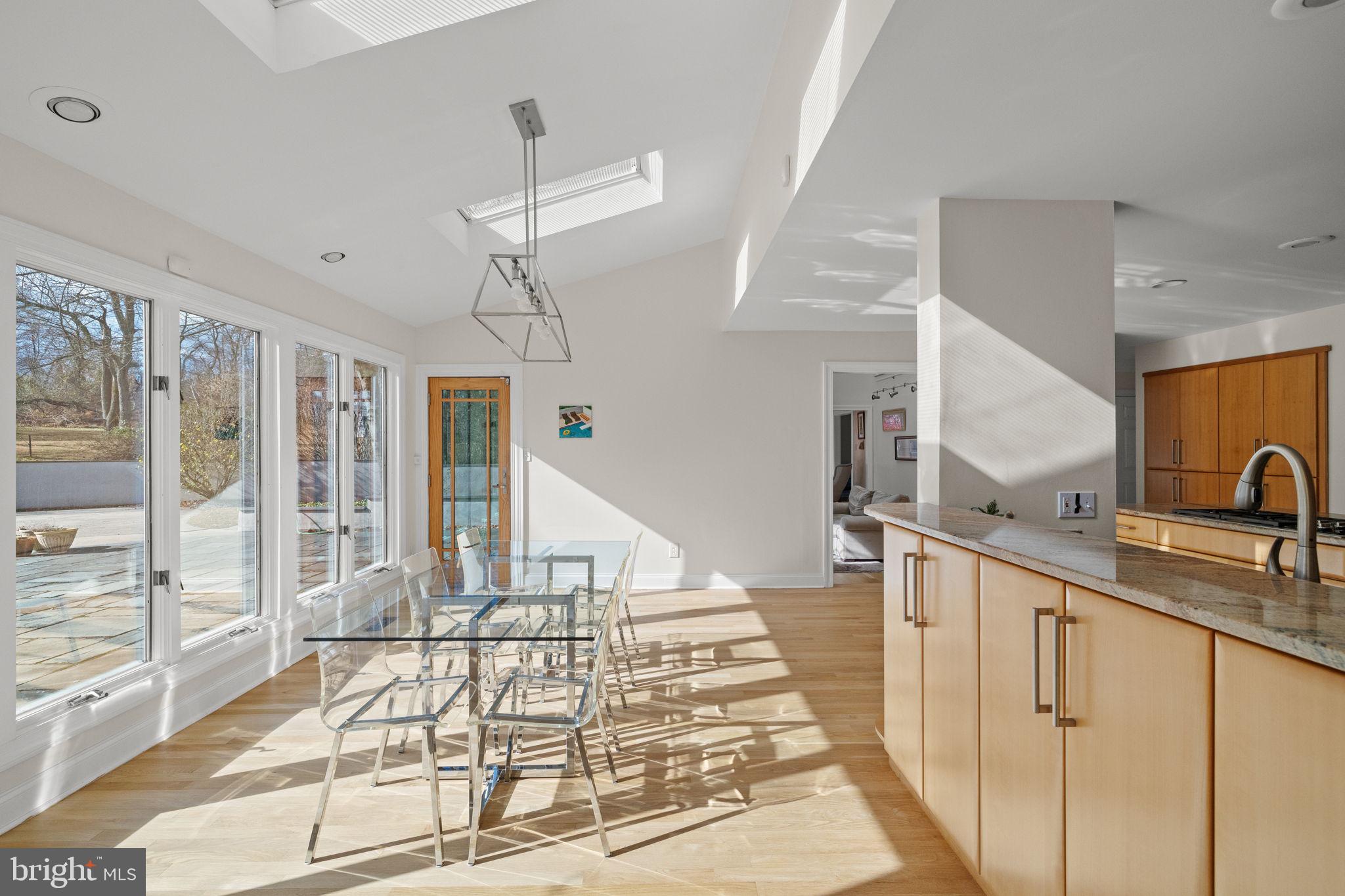 WHITE GATE - Residential