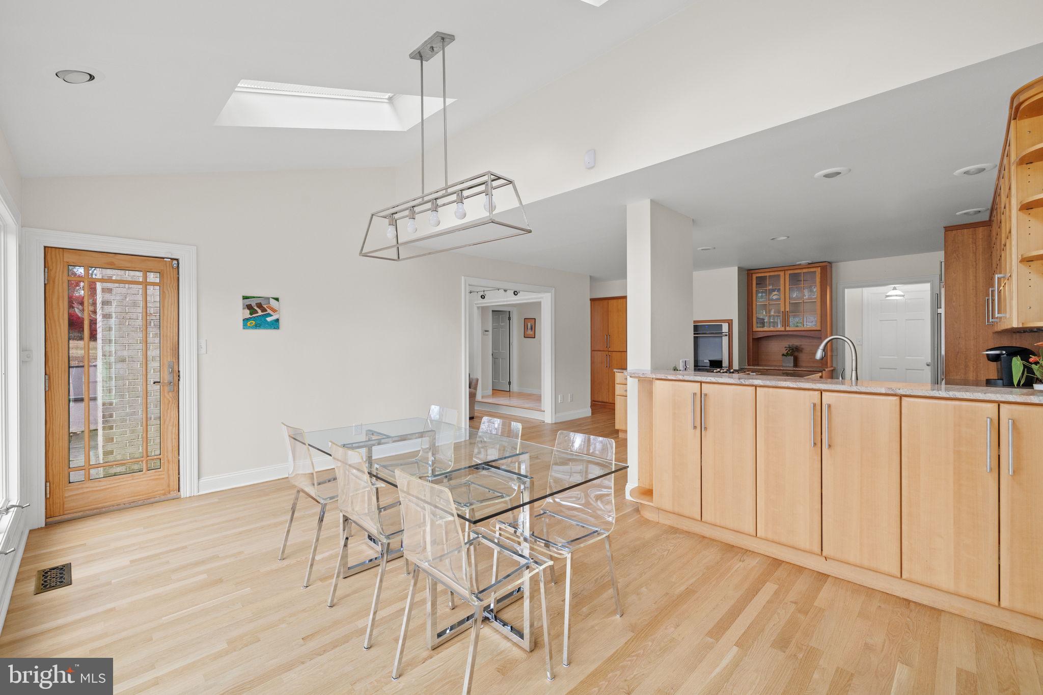 WHITE GATE - Residential