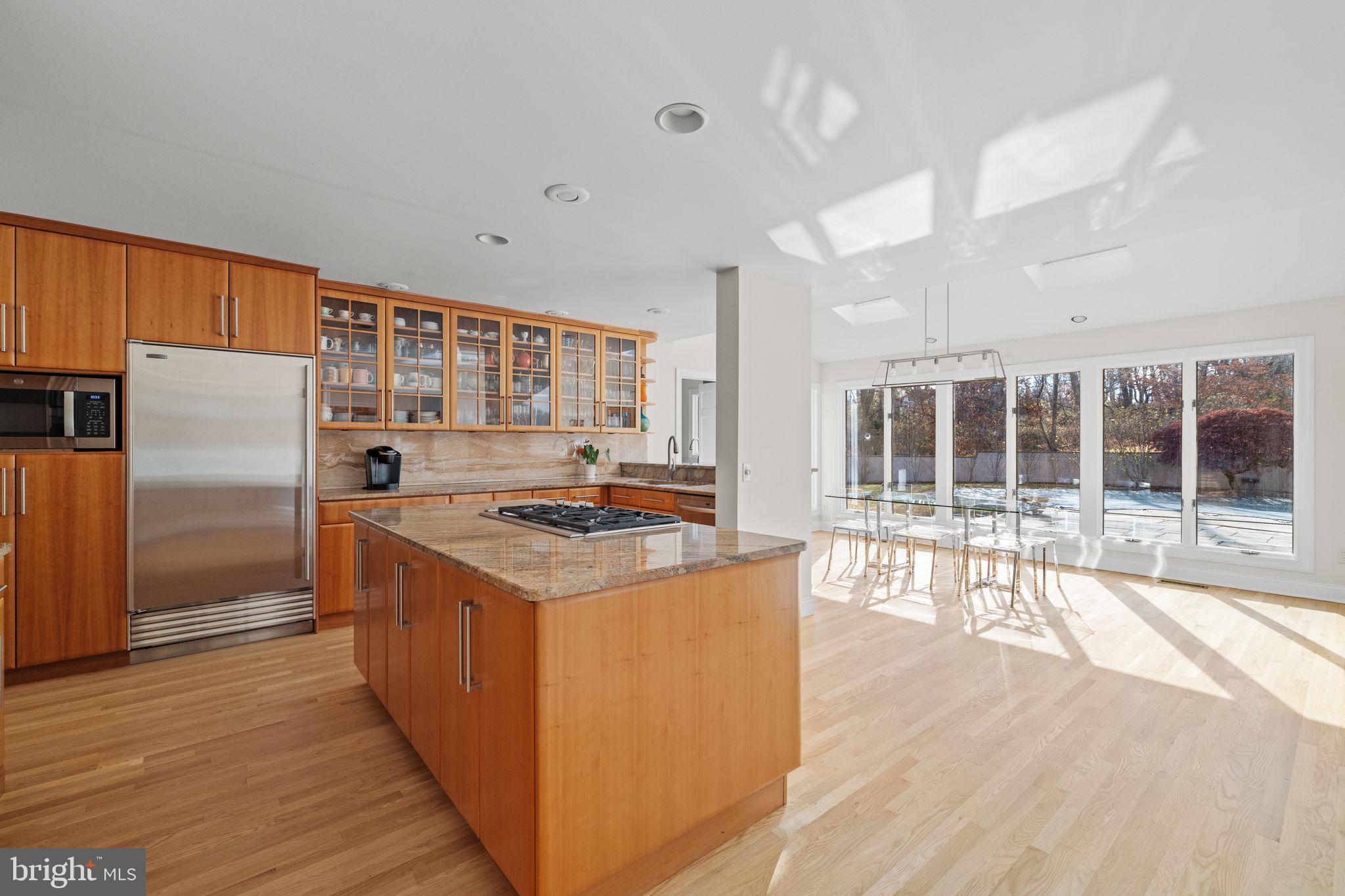 WHITE GATE - Residential