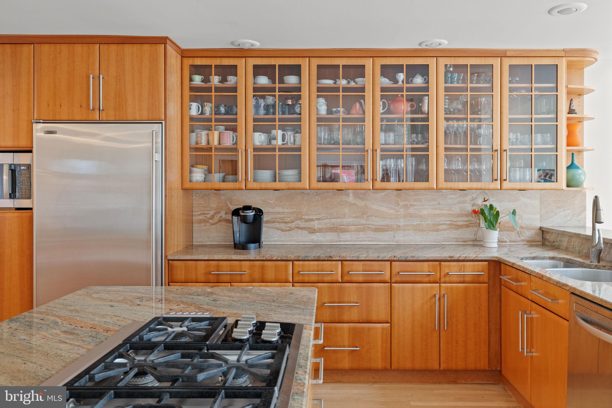 WHITE GATE - Residential