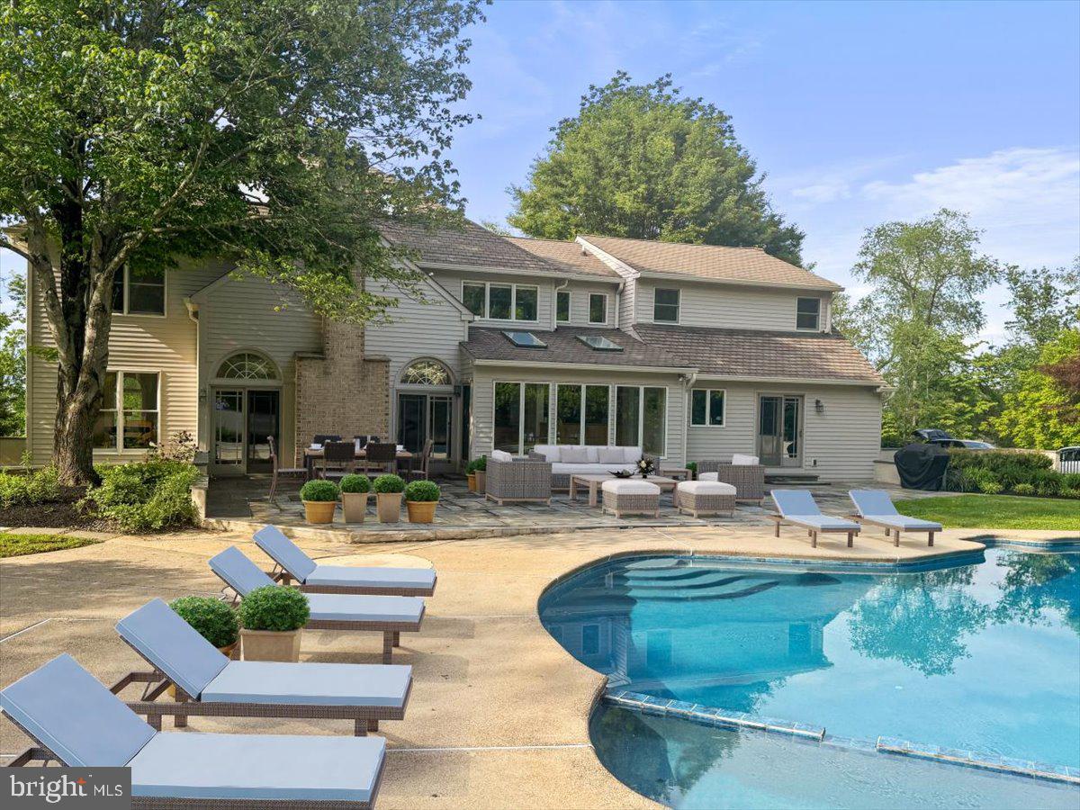 WHITE GATE - Residential