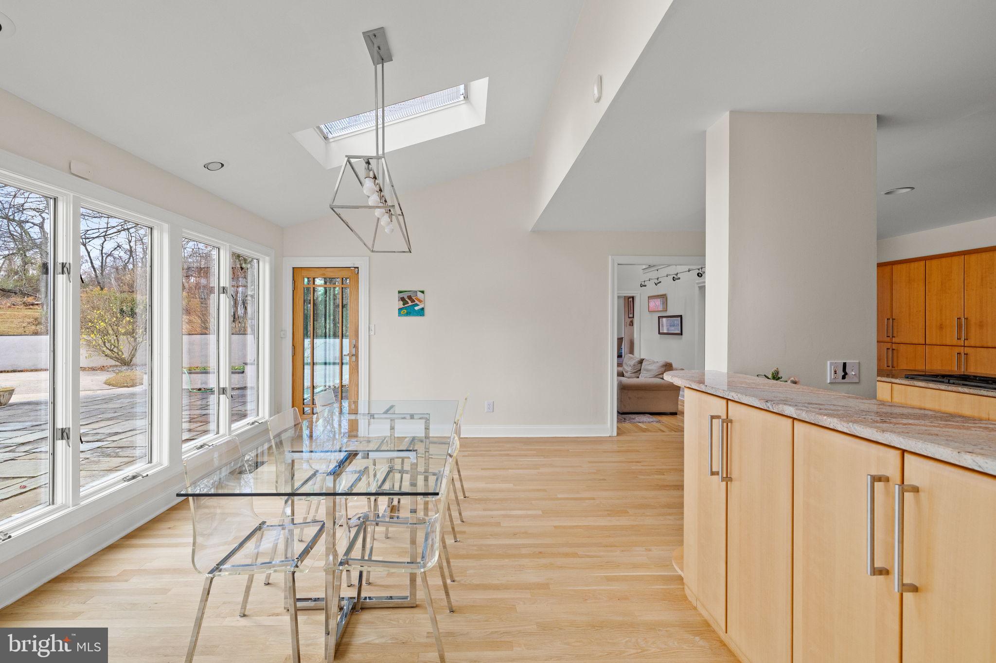 WHITE GATE - Residential