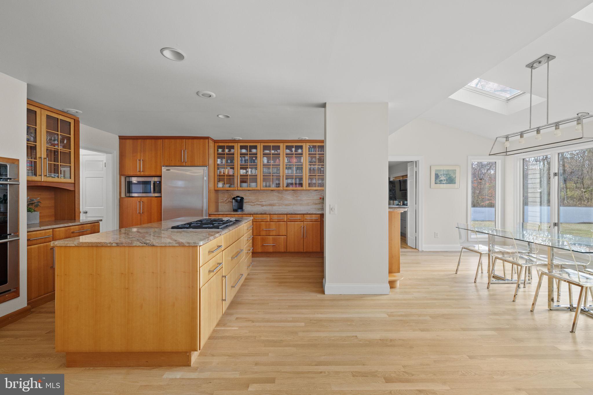 WHITE GATE - Residential