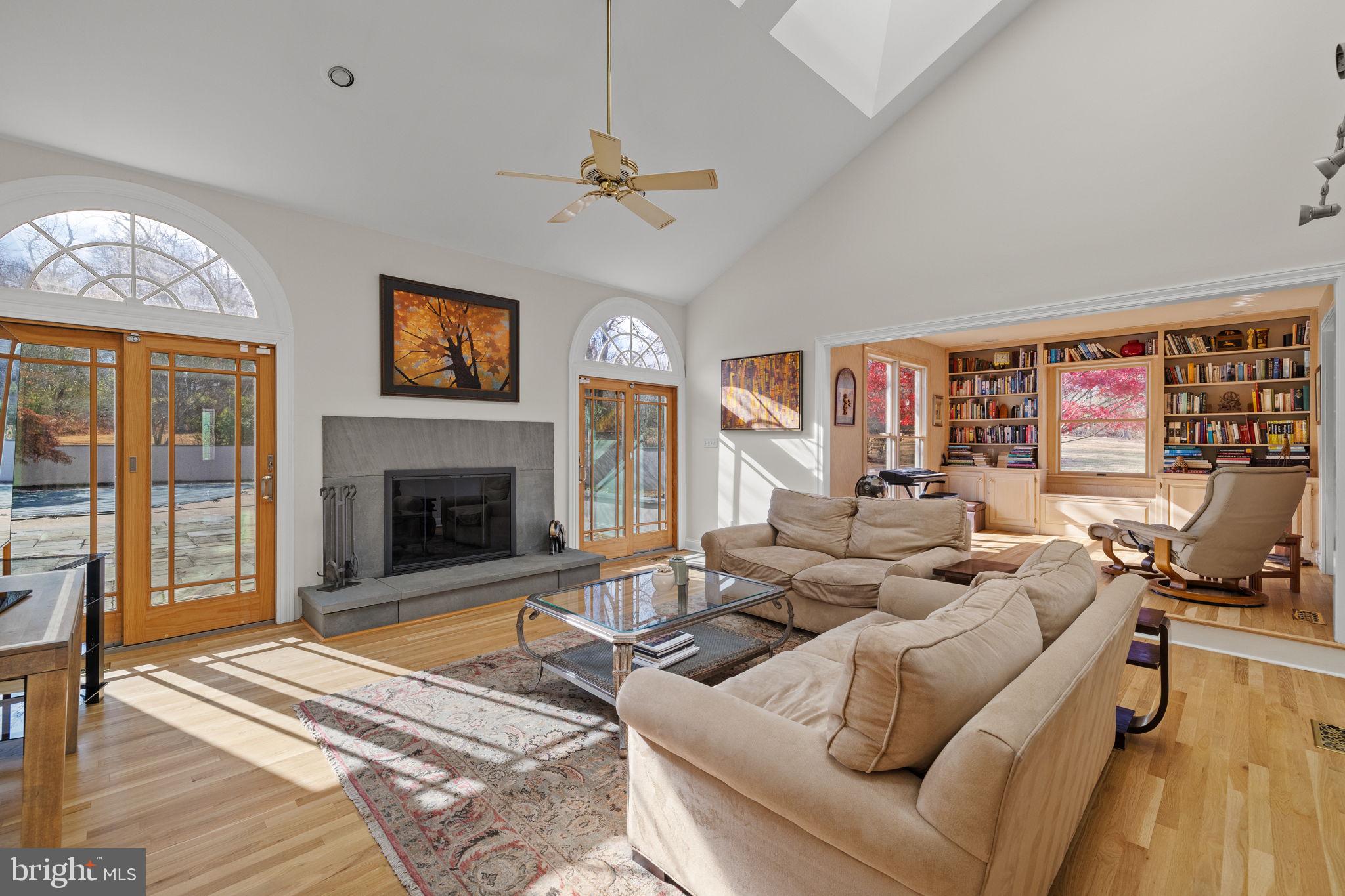 WHITE GATE - Residential