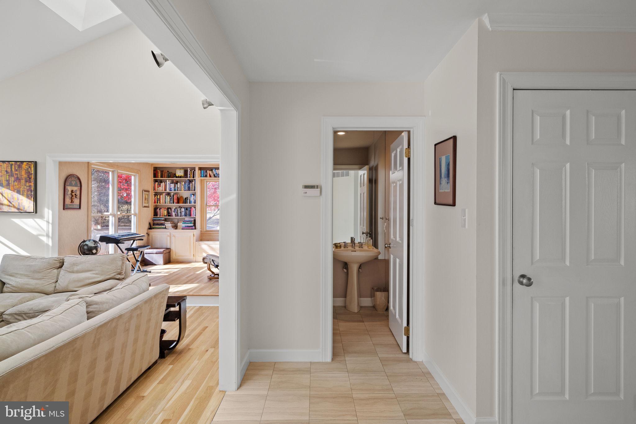 WHITE GATE - Residential