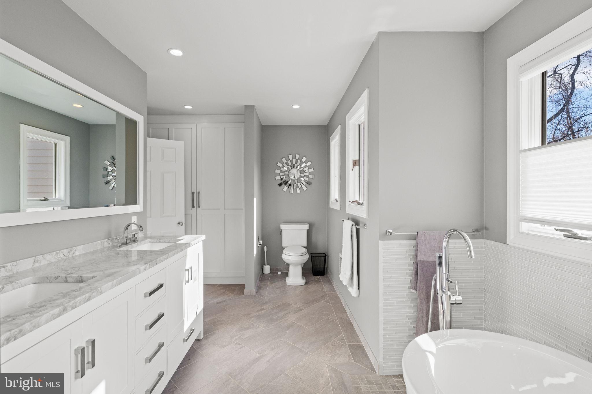 WHITE GATE - Residential