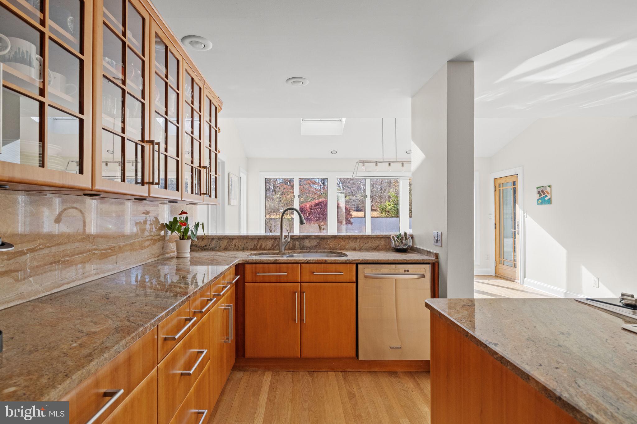 WHITE GATE - Residential