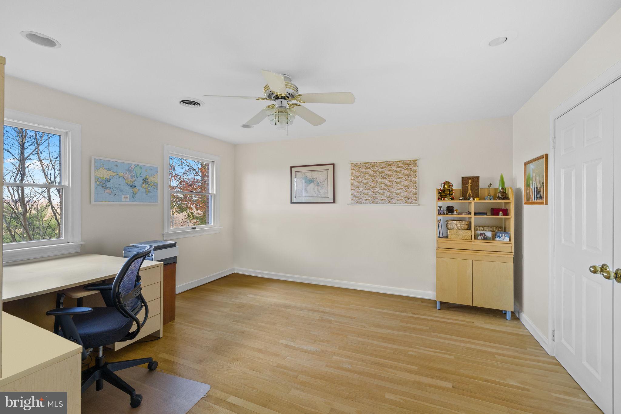 WHITE GATE - Residential