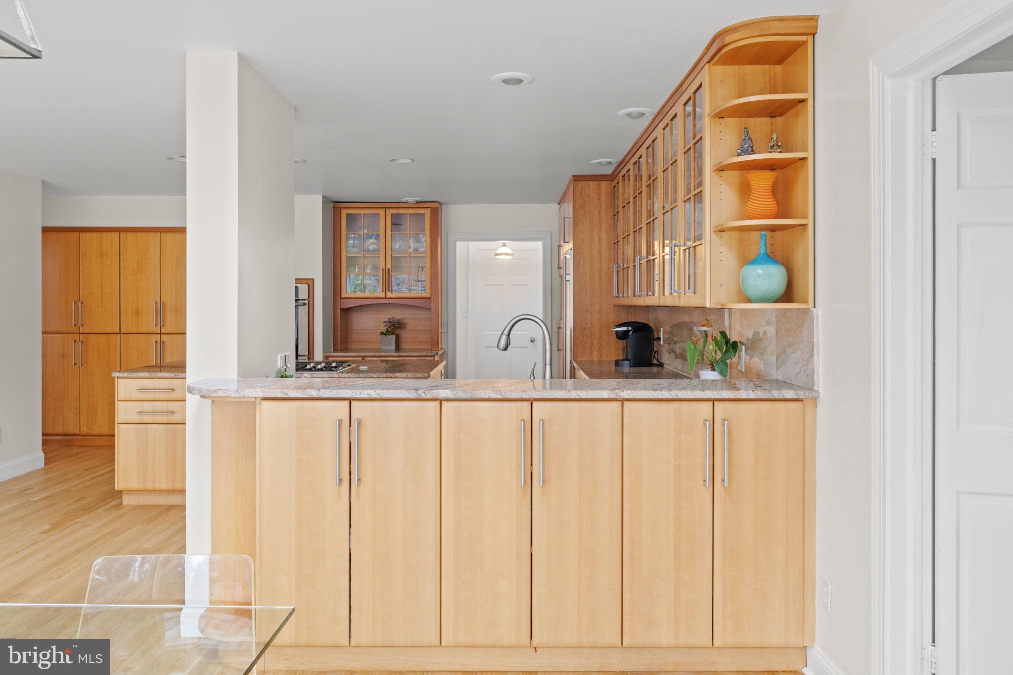 WHITE GATE - Residential