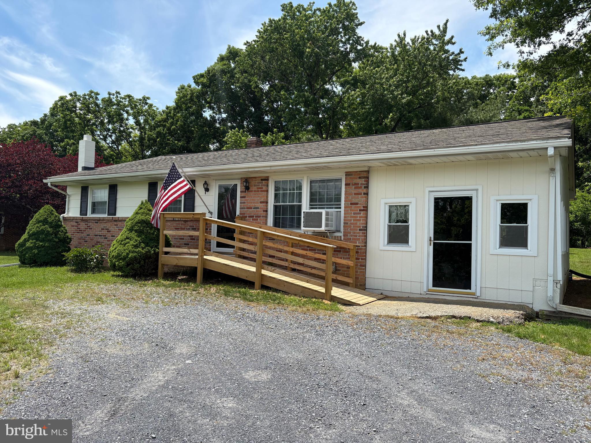 12394 LORD FAIRFAX HIGHWAY