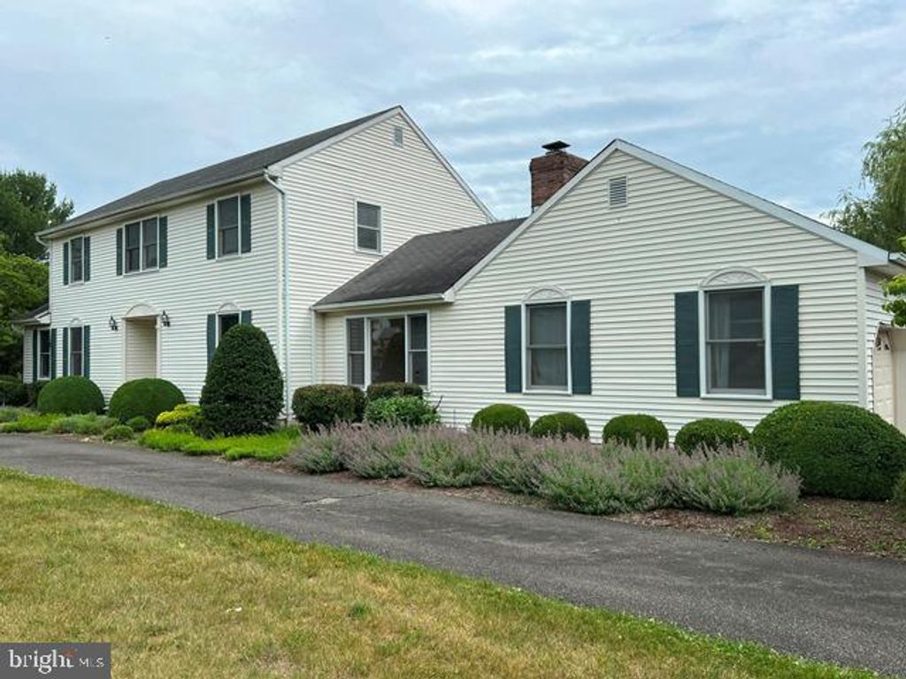 Photo of 17 Shurts Road, FLEMINGTON, NJ 08822 (MLS # NJHT2005108)