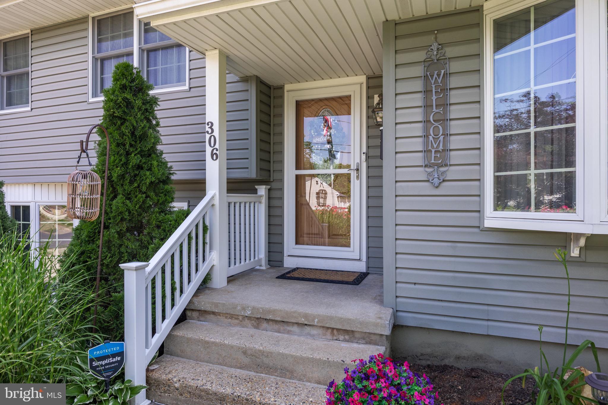 306 FENIMORE LANE