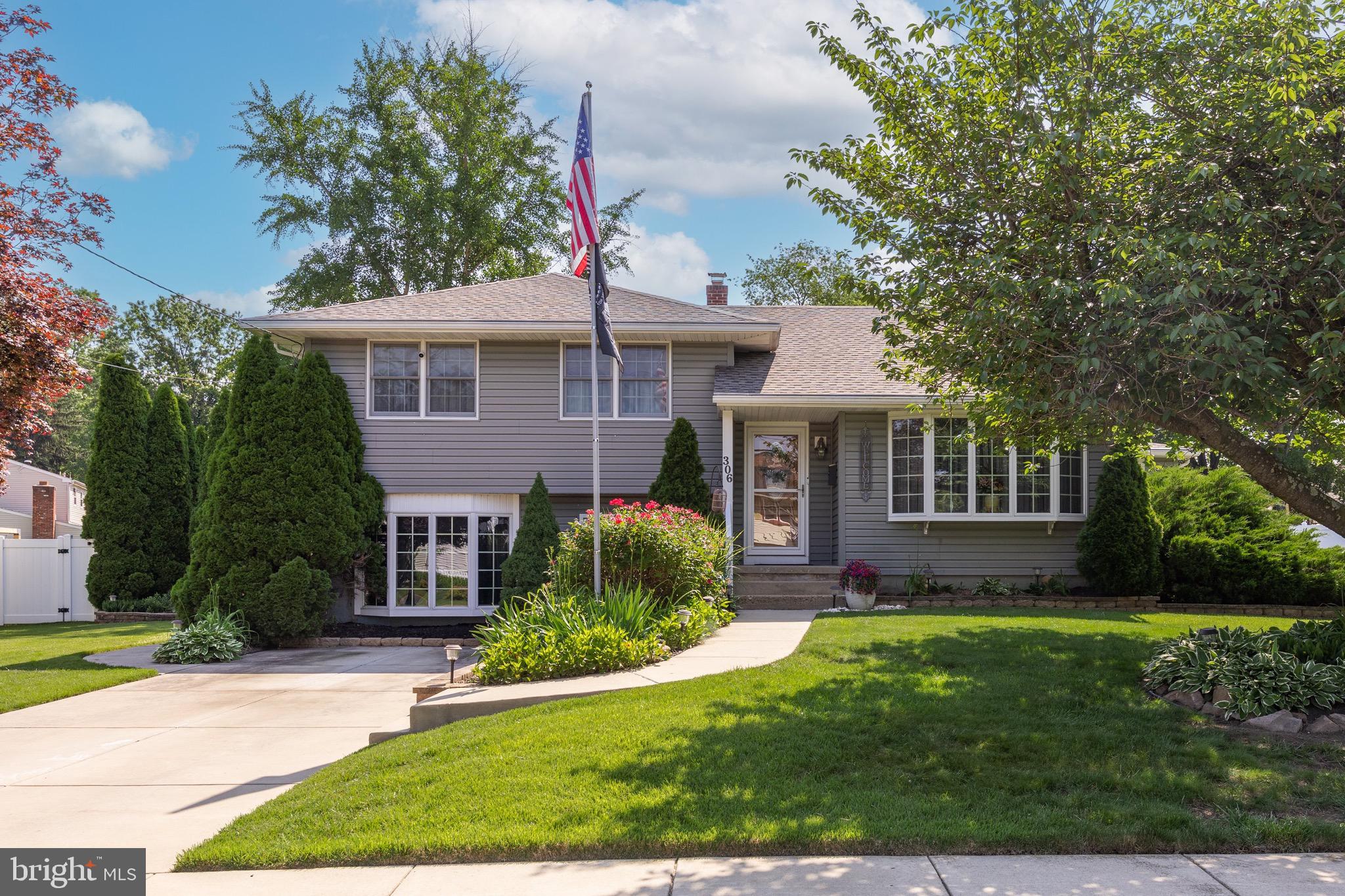 306 FENIMORE LANE