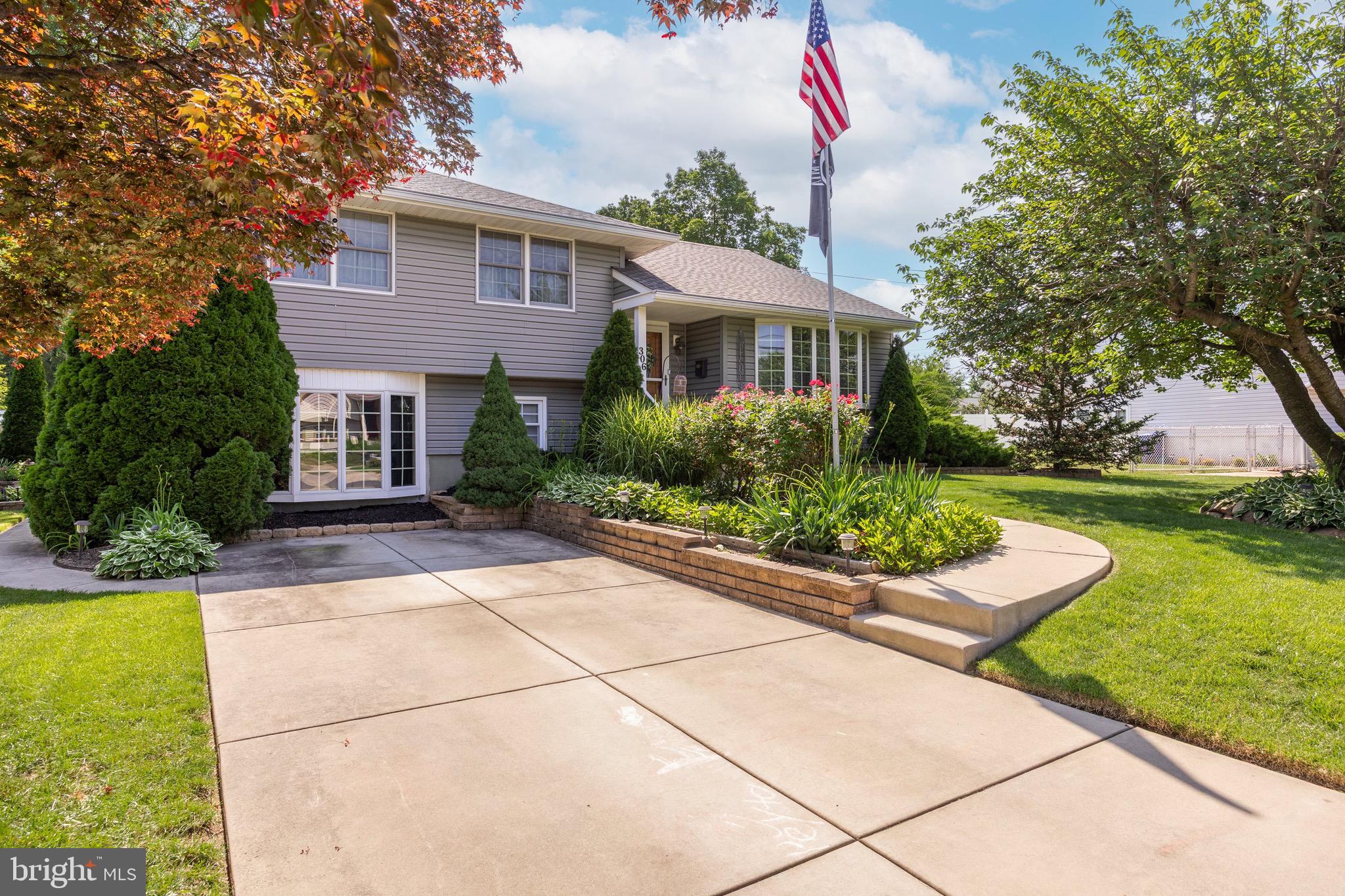 306 FENIMORE LANE