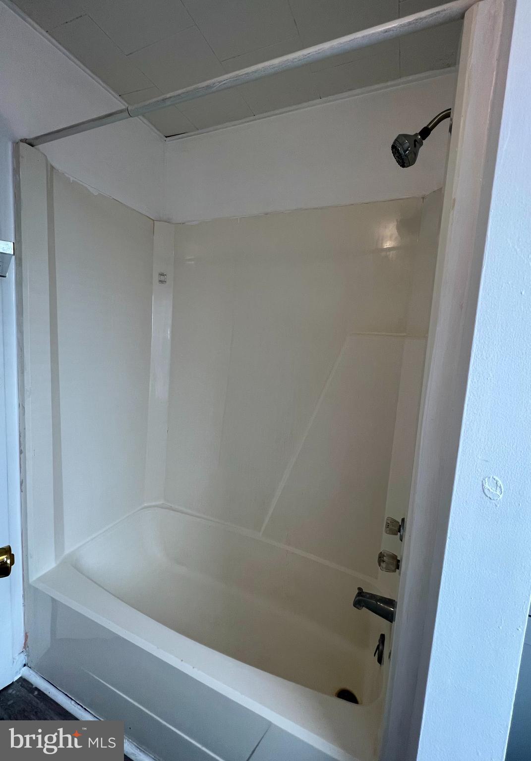 MARTINSBURG CITY - Residential Lease