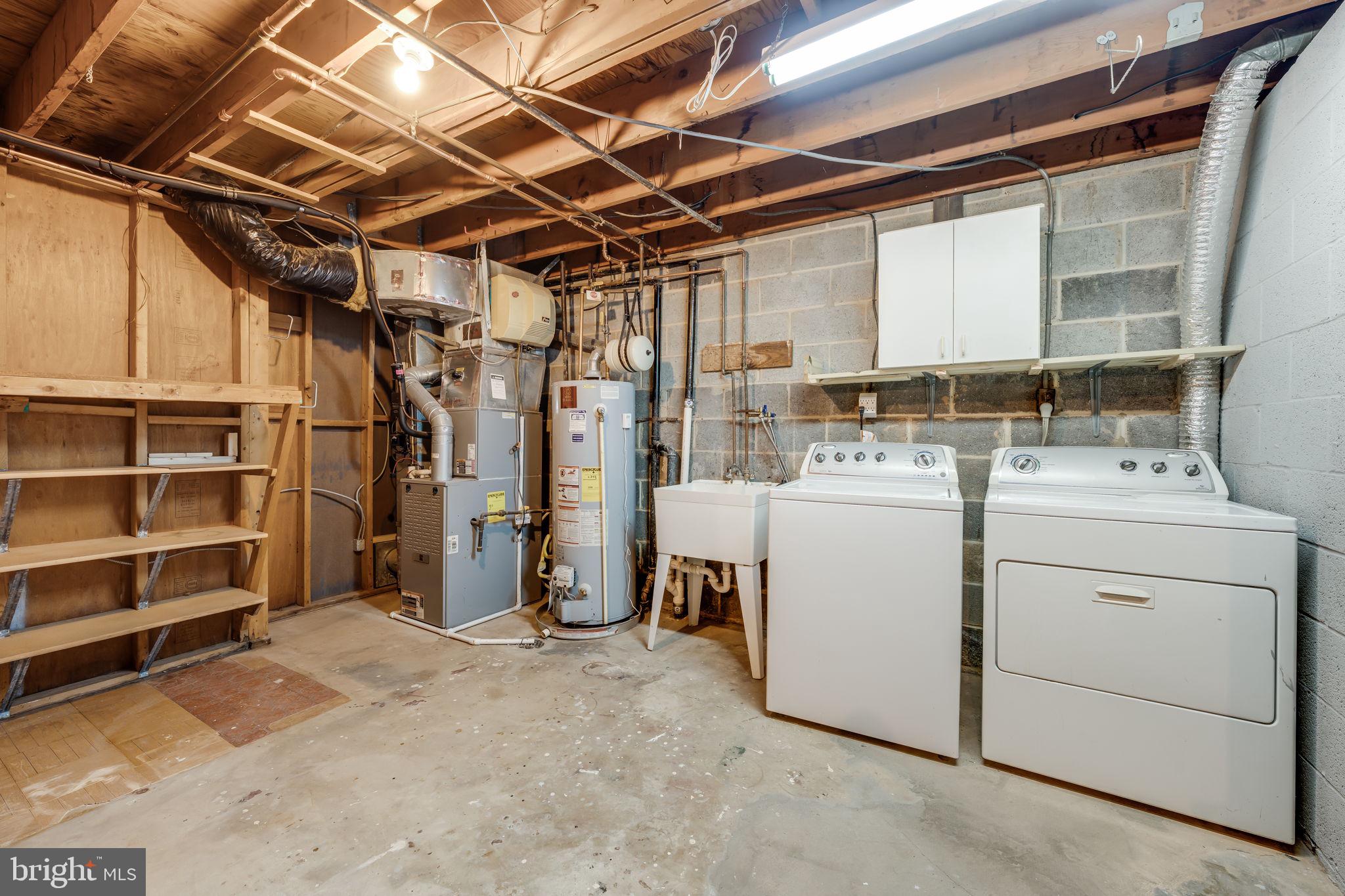 LAKE BRADDOCK - Residential