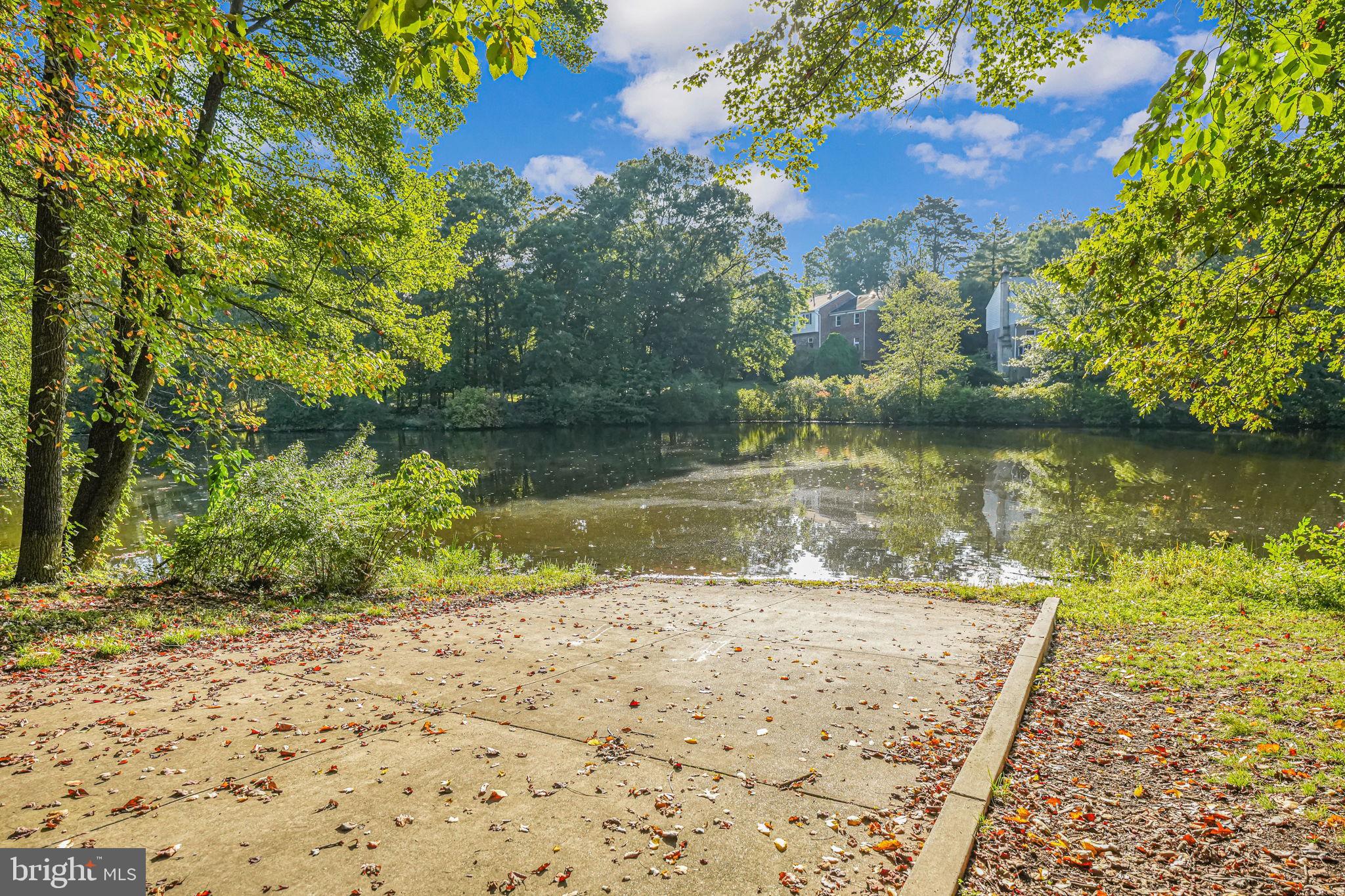 LAKE BRADDOCK - Residential