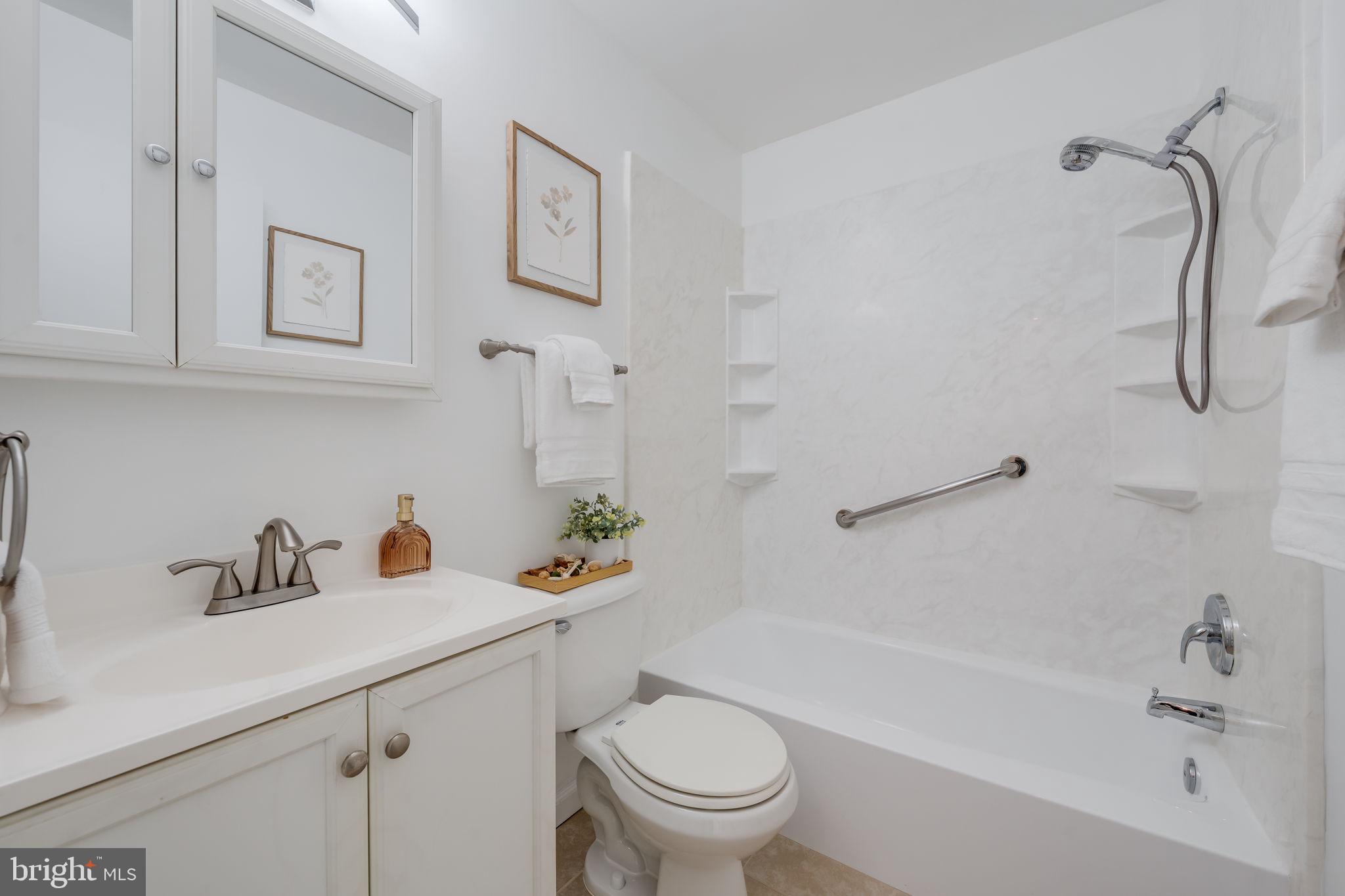 LAKE BRADDOCK - Residential