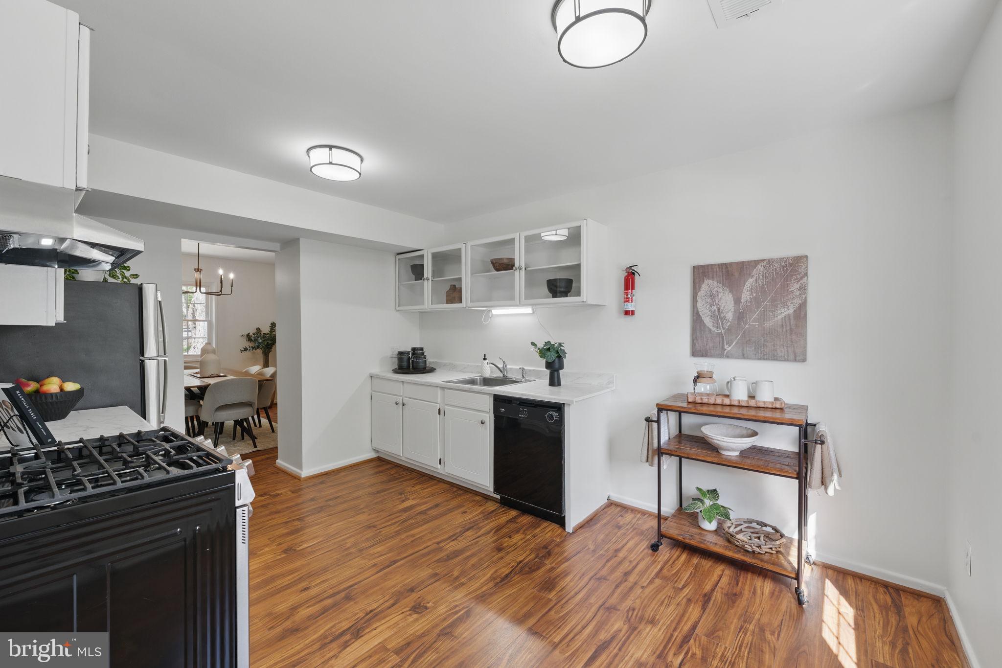 LAKE BRADDOCK - Residential