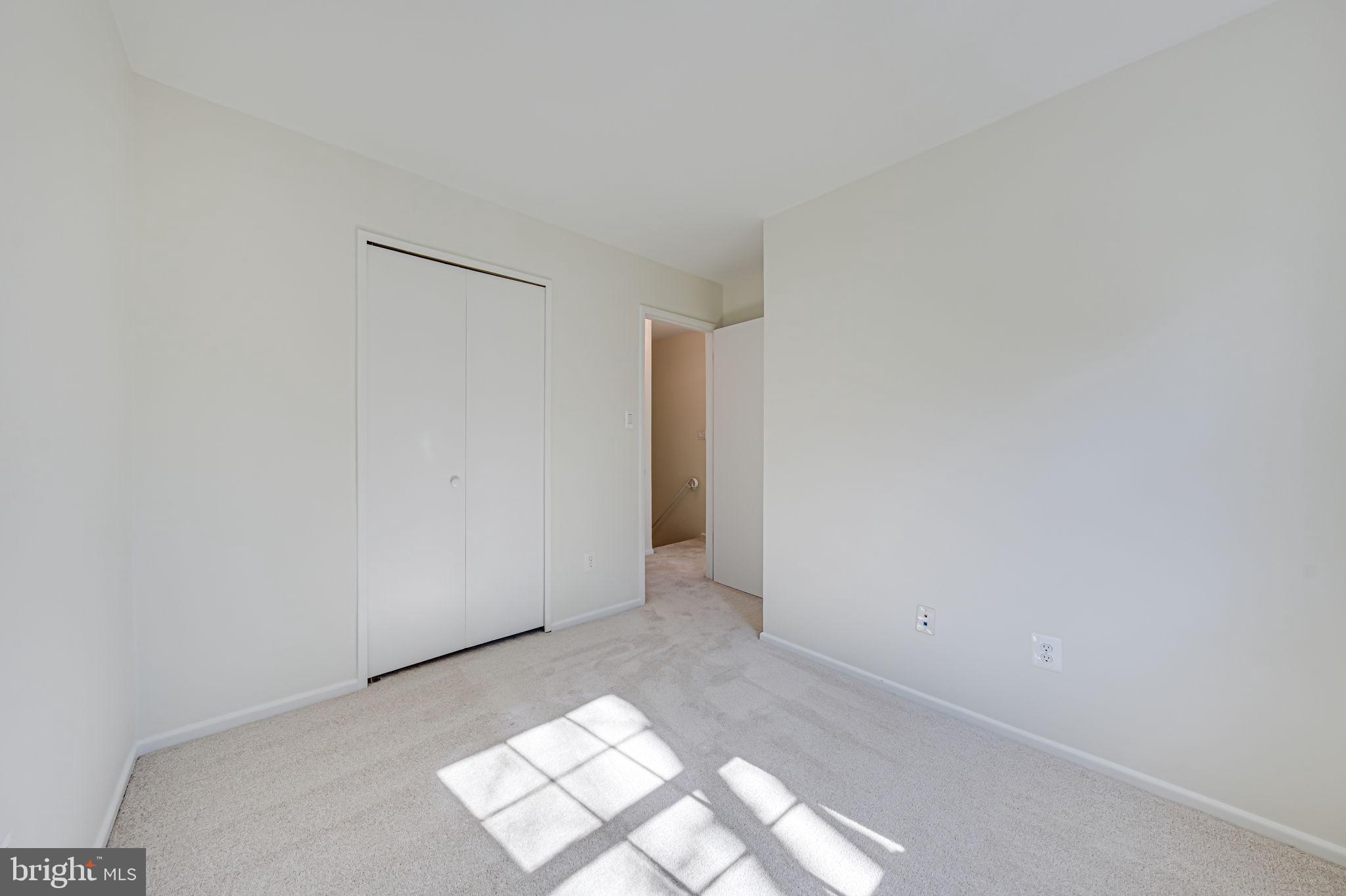 LAKE BRADDOCK - Residential