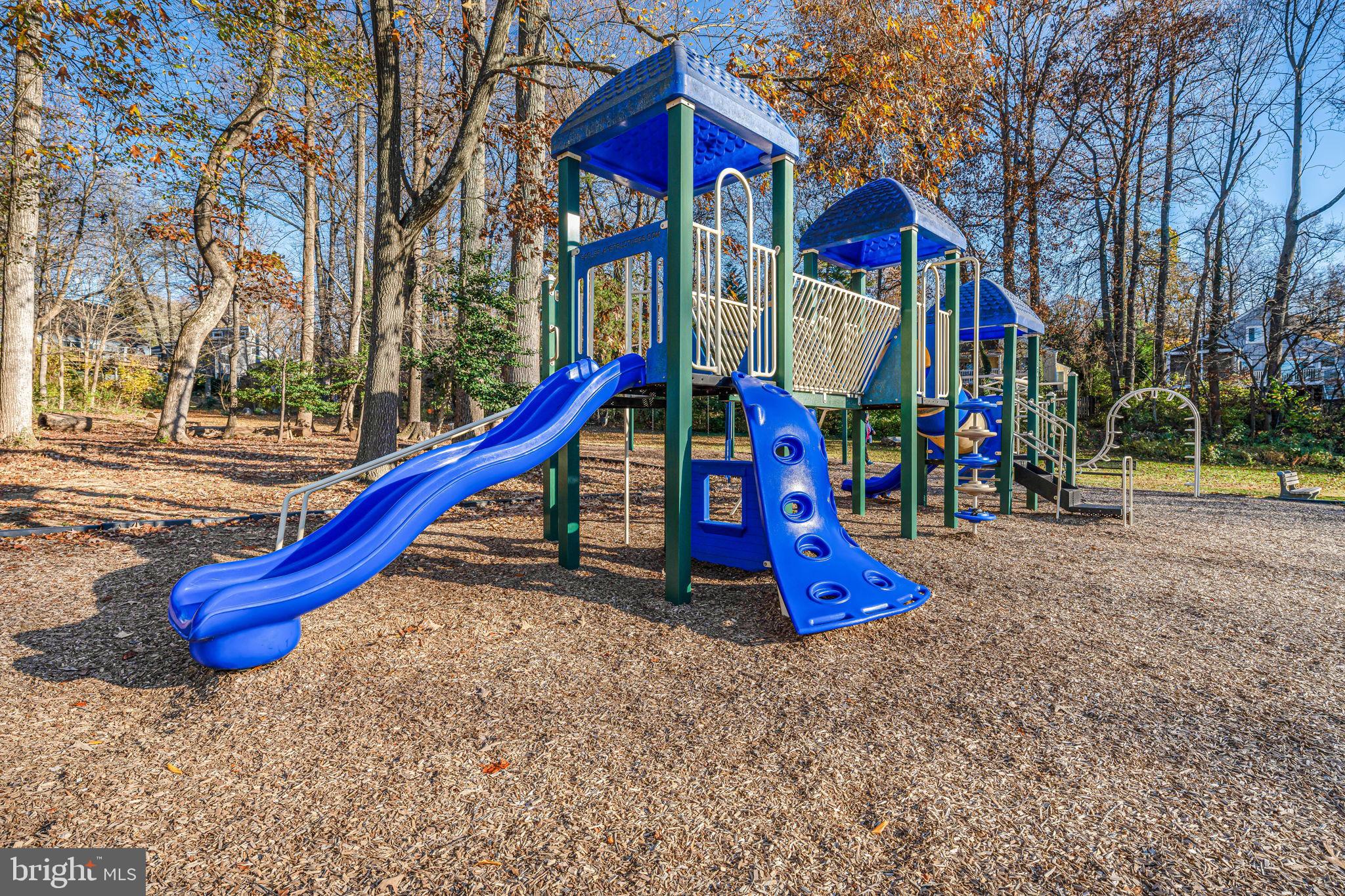 LAKE BRADDOCK - Residential