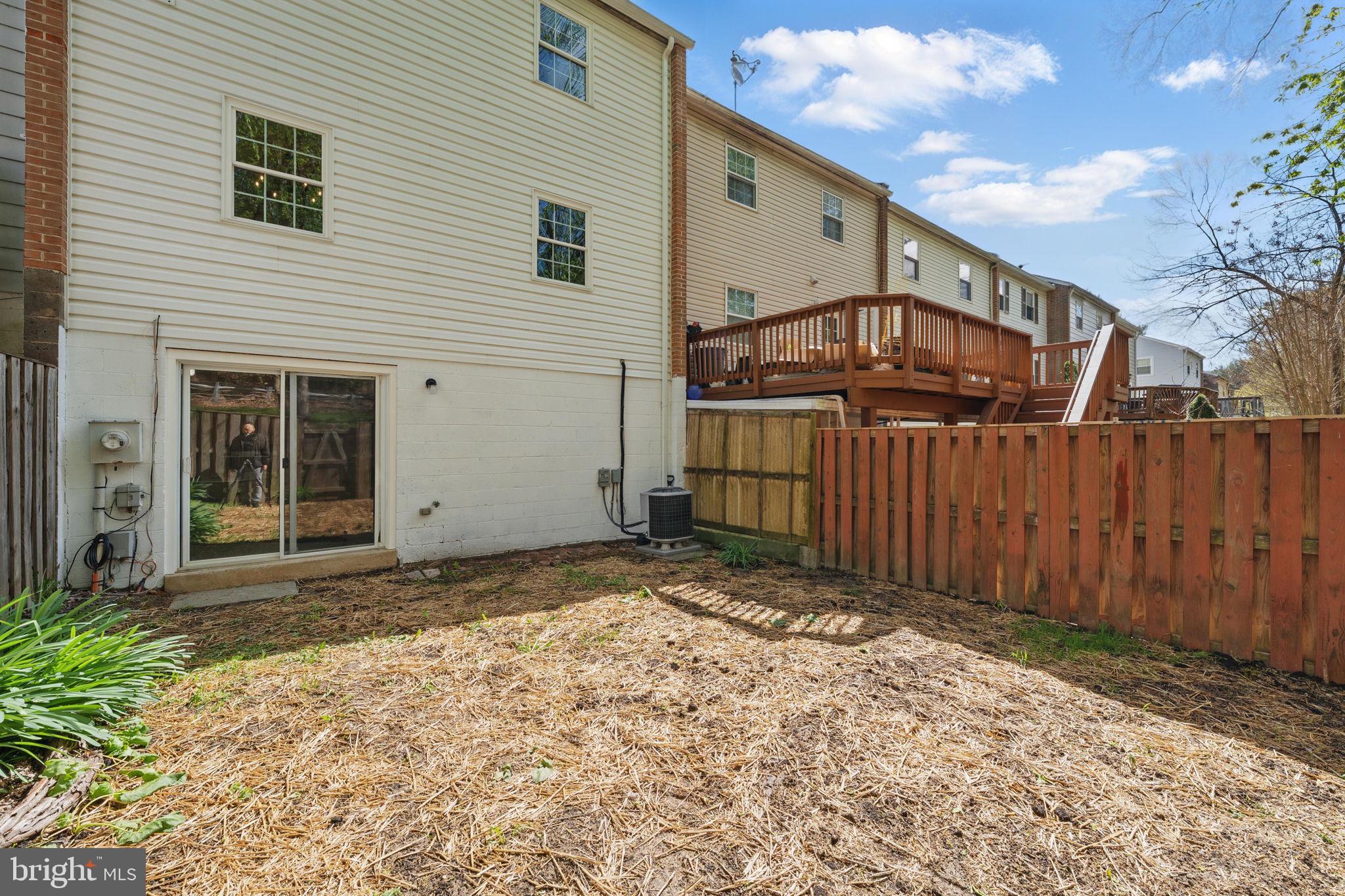 LAKE BRADDOCK - Residential