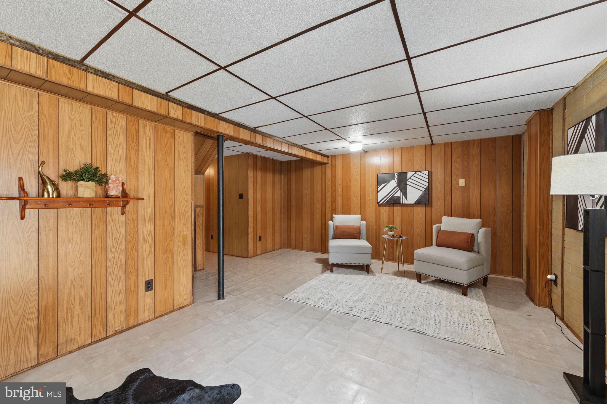 LAKE BRADDOCK - Residential