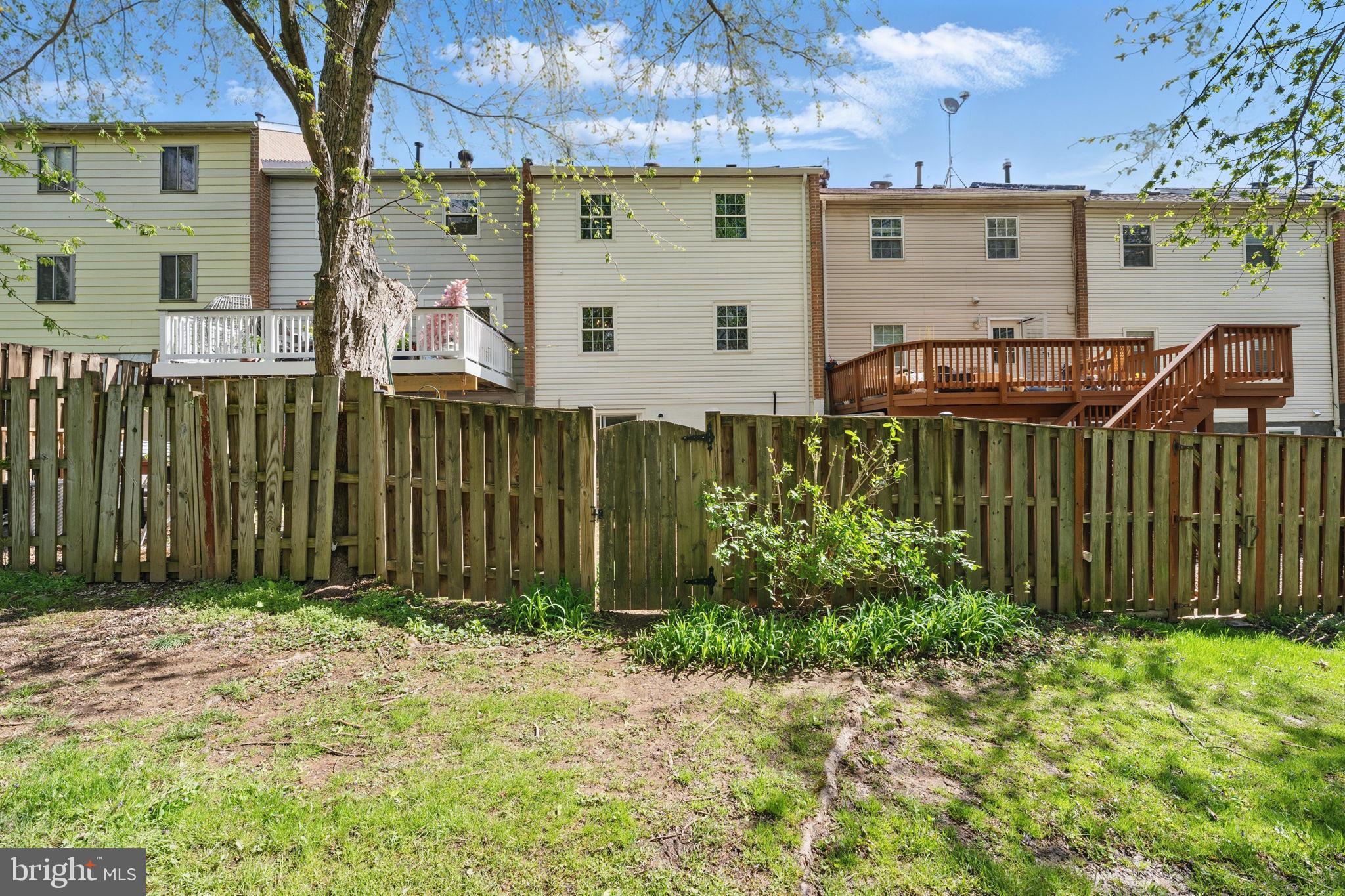 LAKE BRADDOCK - Residential