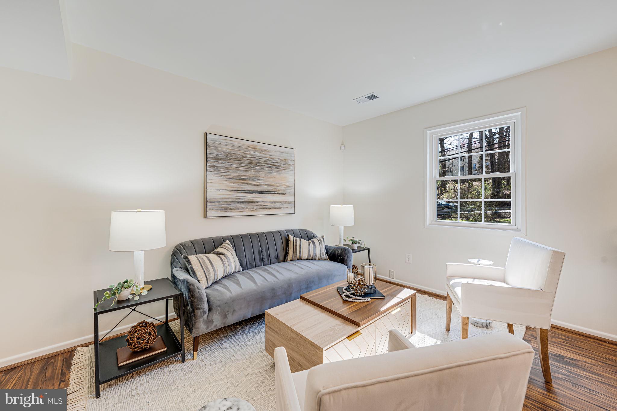 LAKE BRADDOCK - Residential