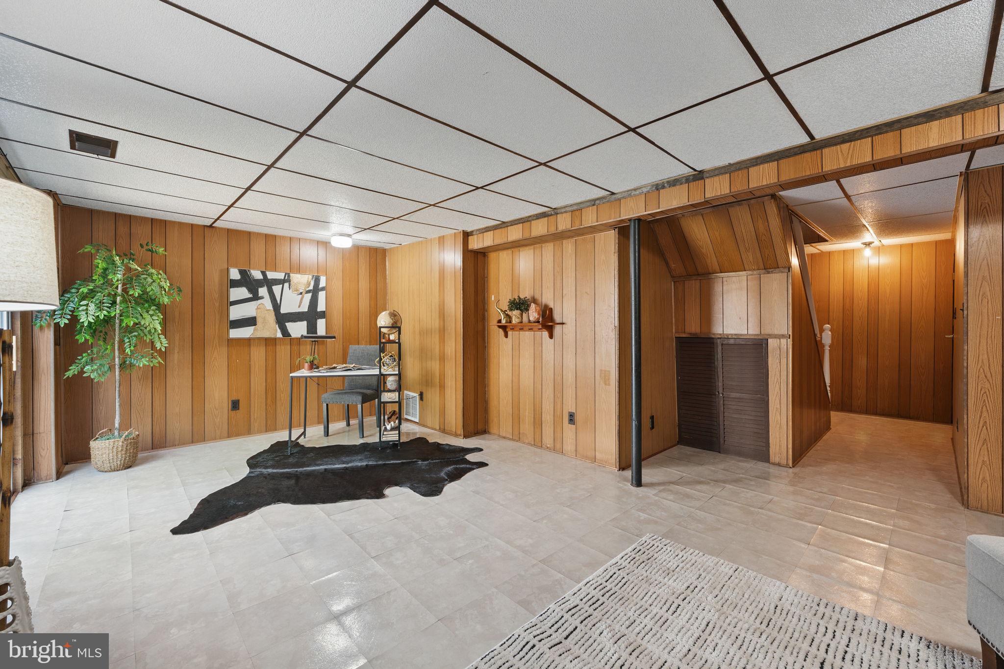 LAKE BRADDOCK - Residential