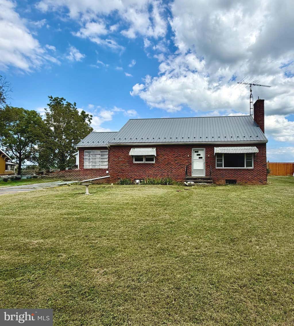 Photo of 11846 Mercersburg Rd, GREENCASTLE, PA 17225 (MLS # PAFL2036812)