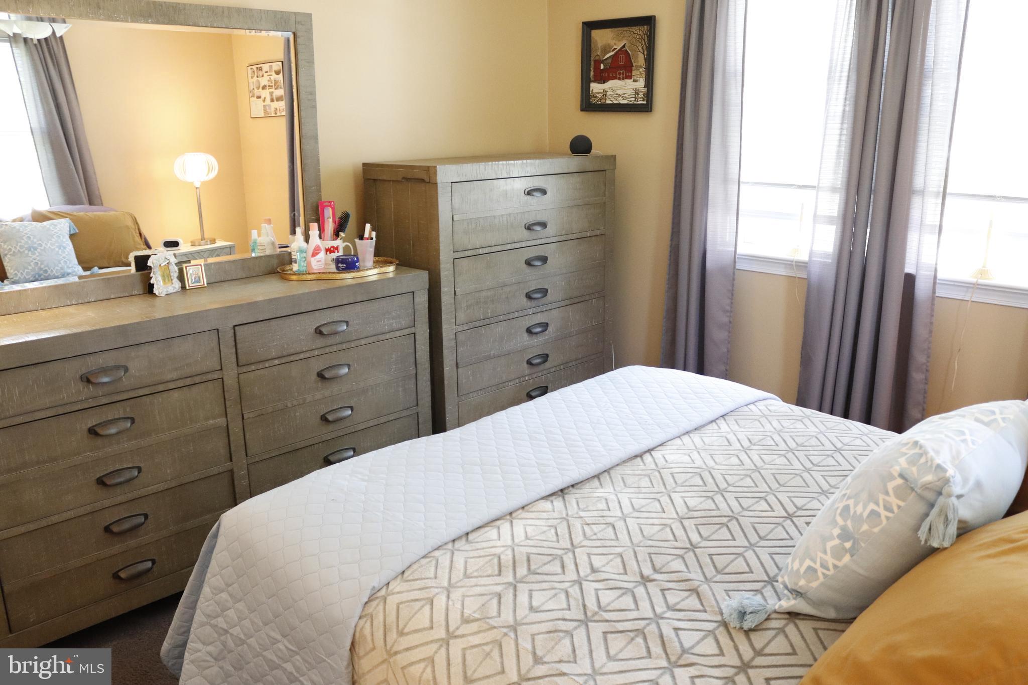 ROSLYN - Residential