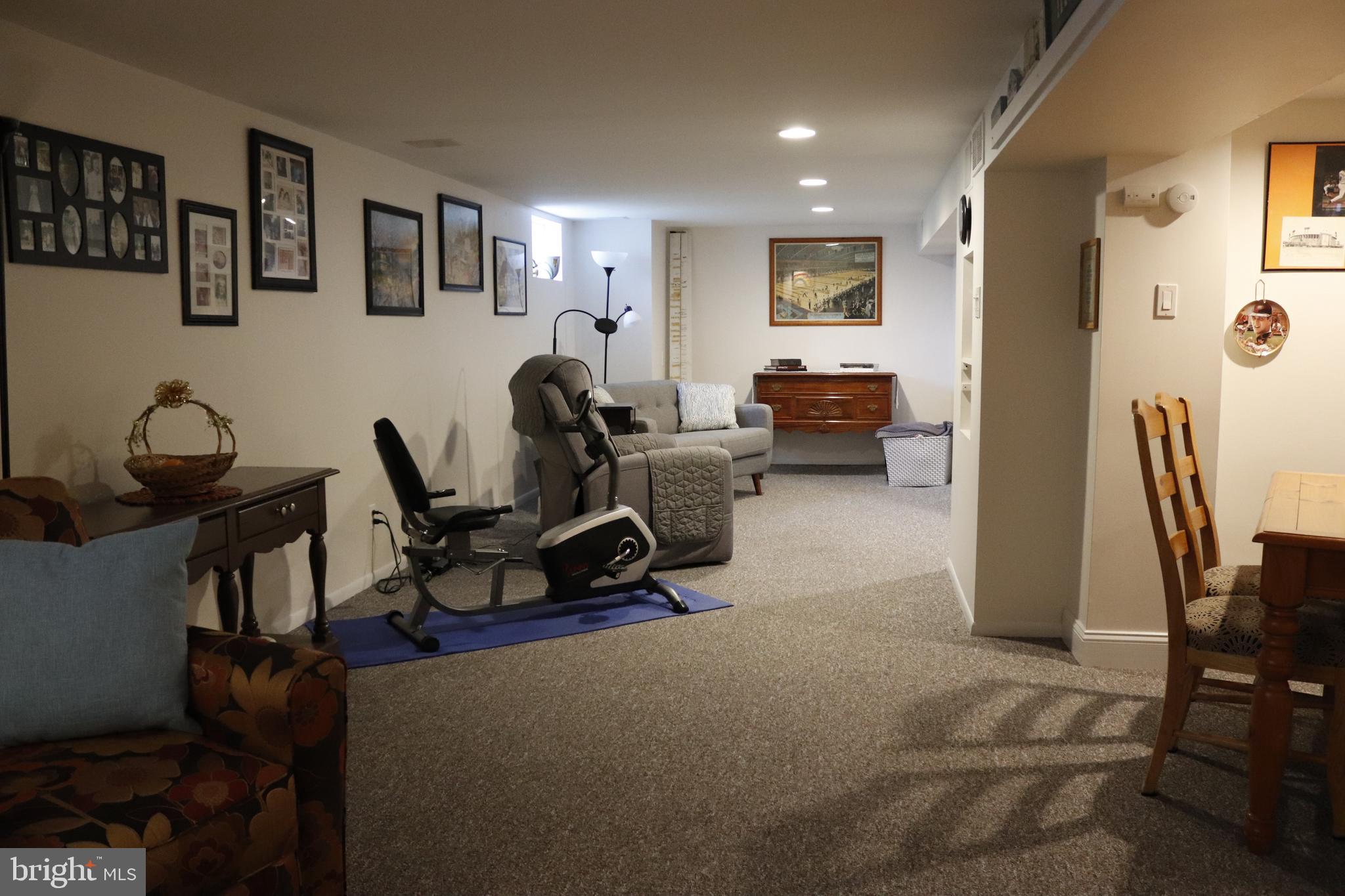 ROSLYN - Residential