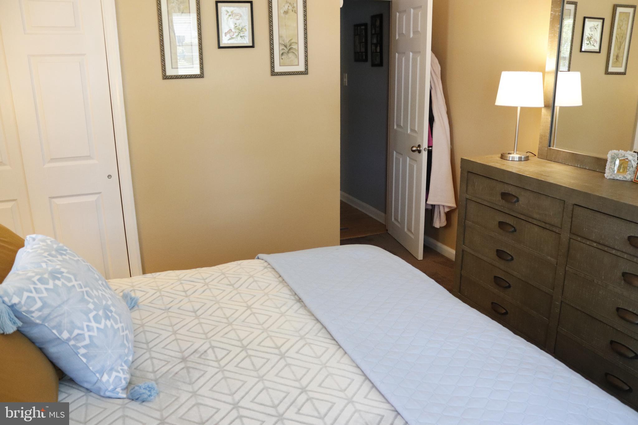 ROSLYN - Residential