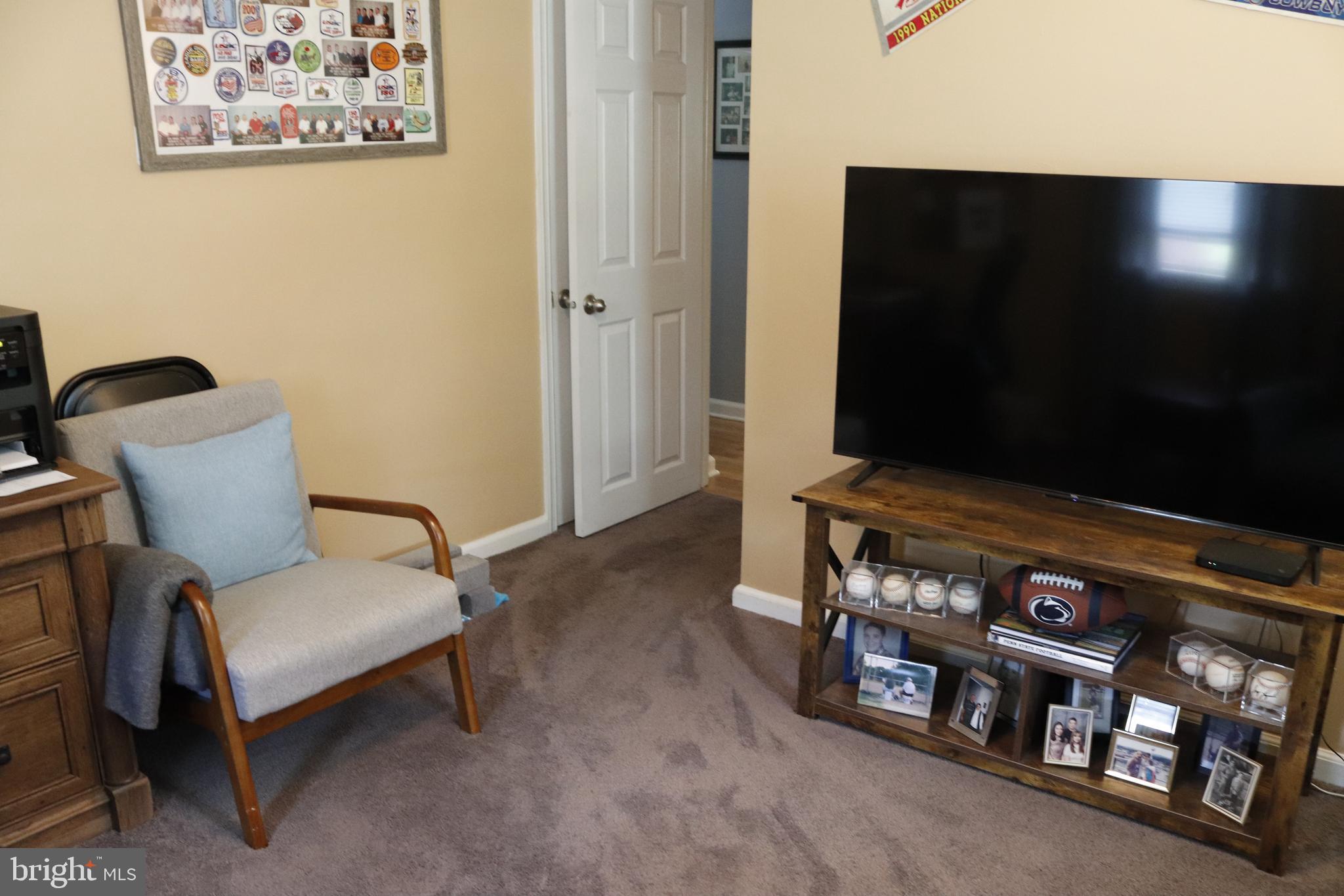 ROSLYN - Residential