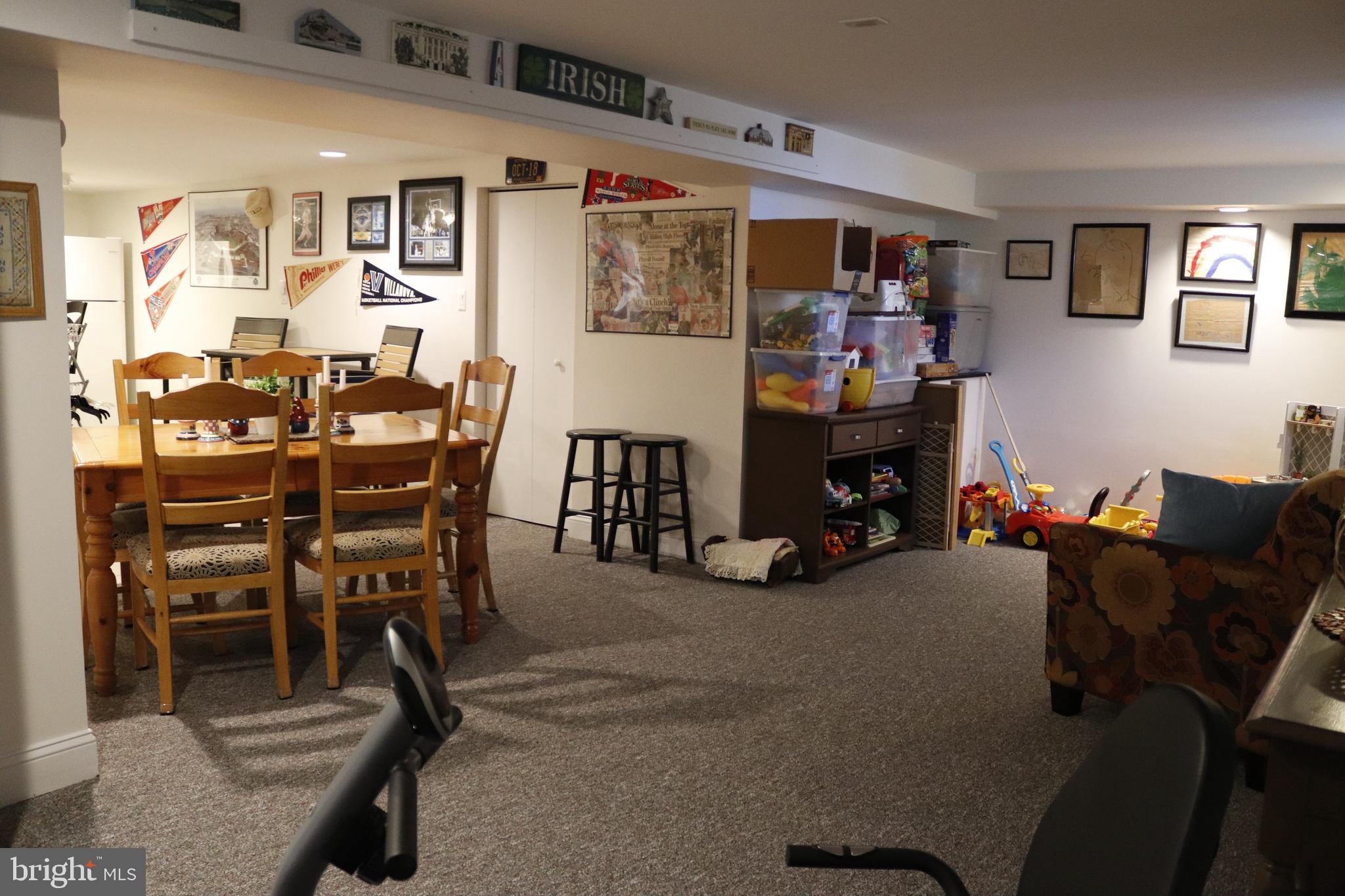 ROSLYN - Residential