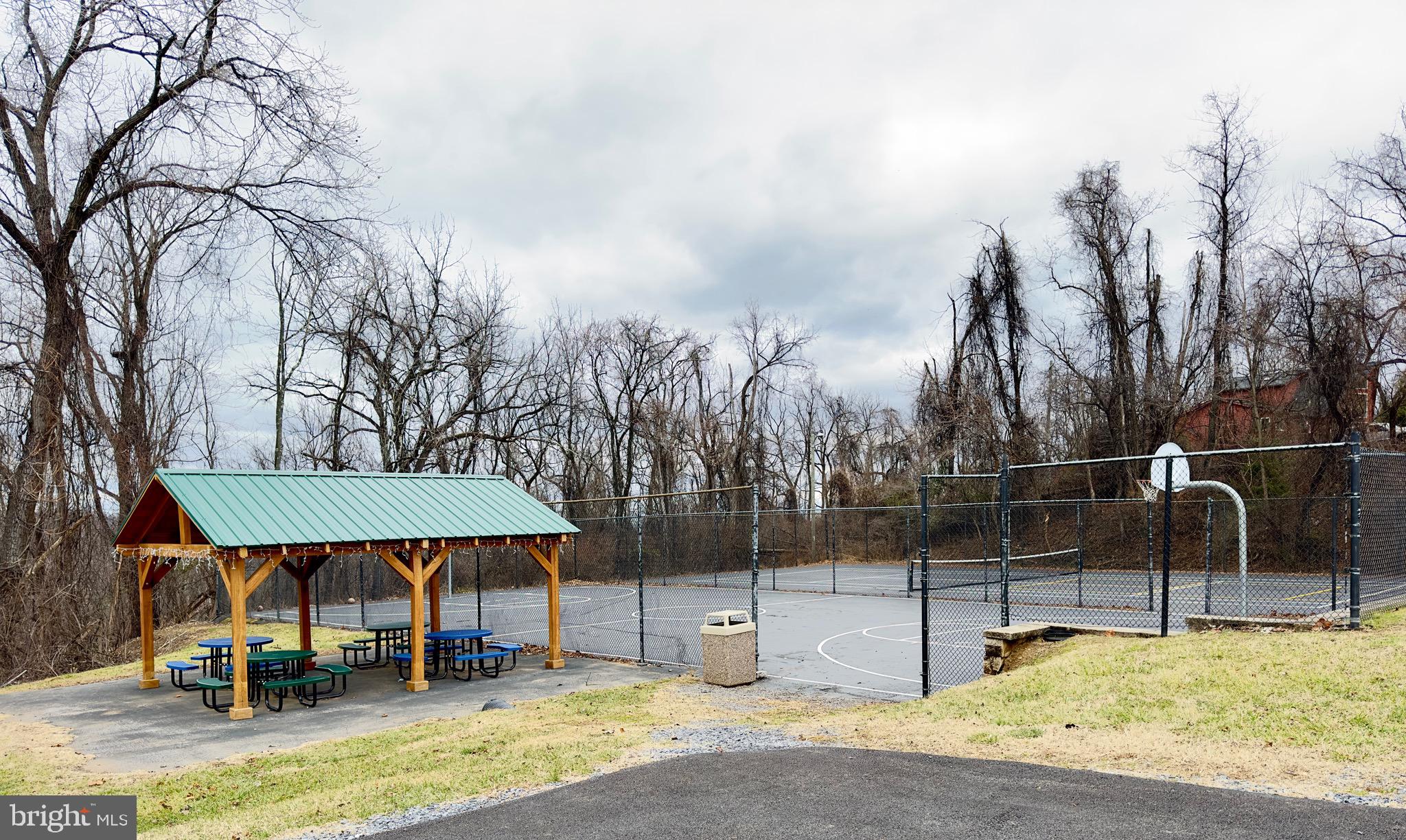 APPLE MT LAKE - Residential