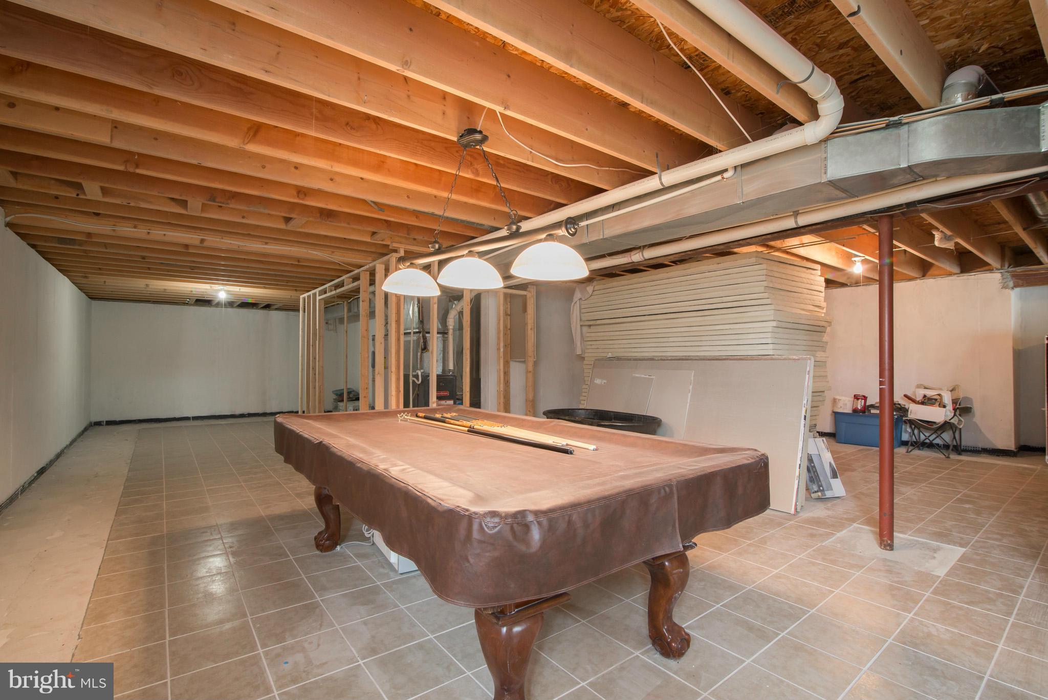 MEADOW BROOK - Residential