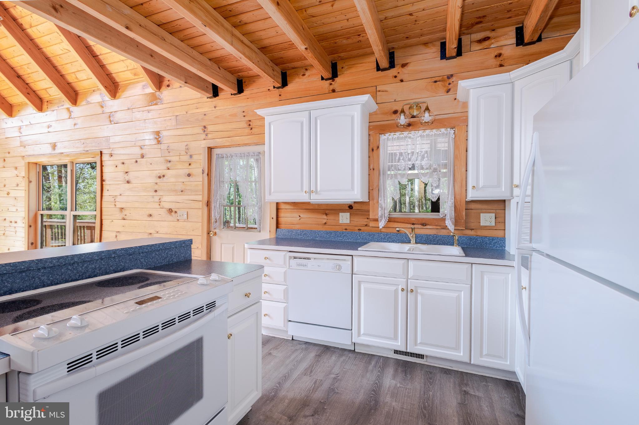 MAGNOLIA BEND - Residential Lease