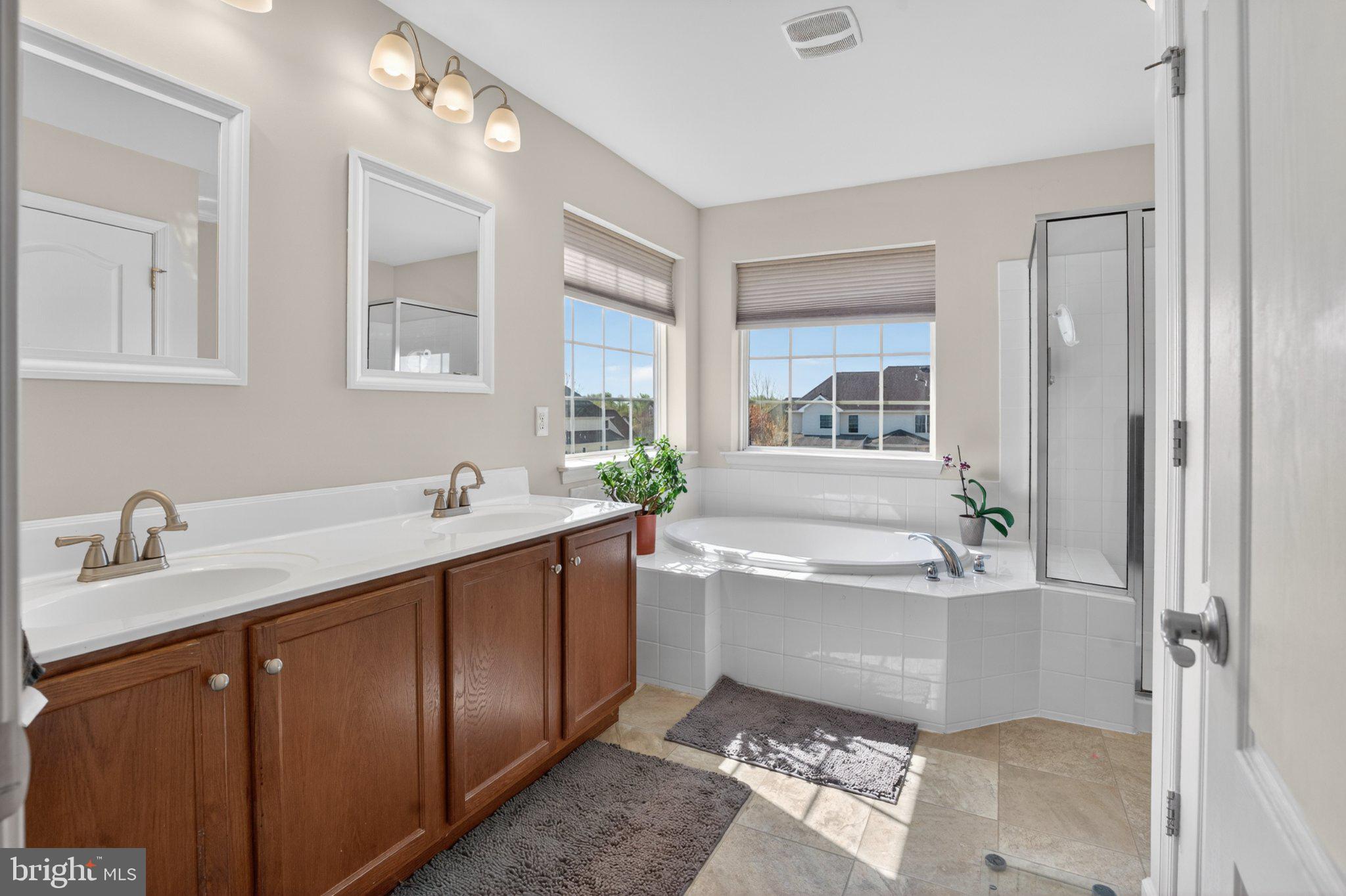 SHANNON COVE - Residential