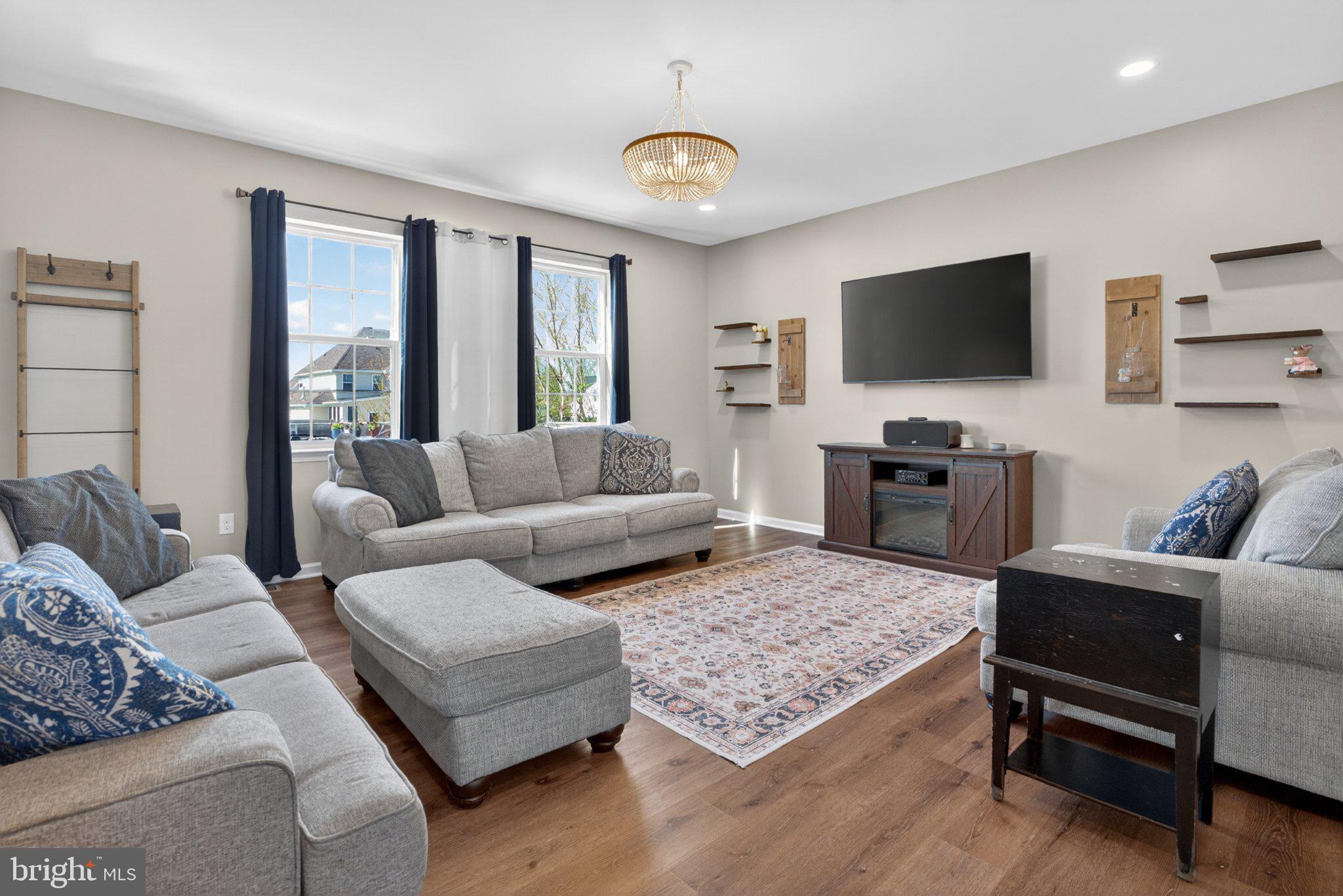 SHANNON COVE - Residential