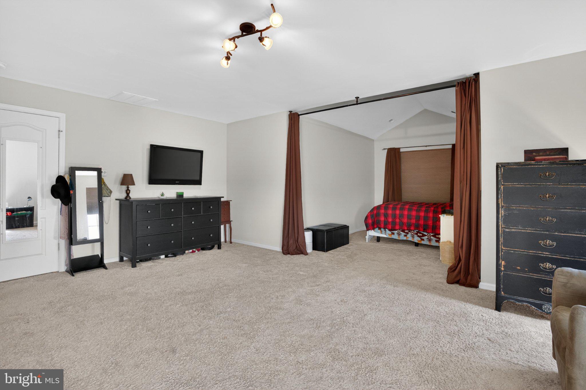 SHANNON COVE - Residential