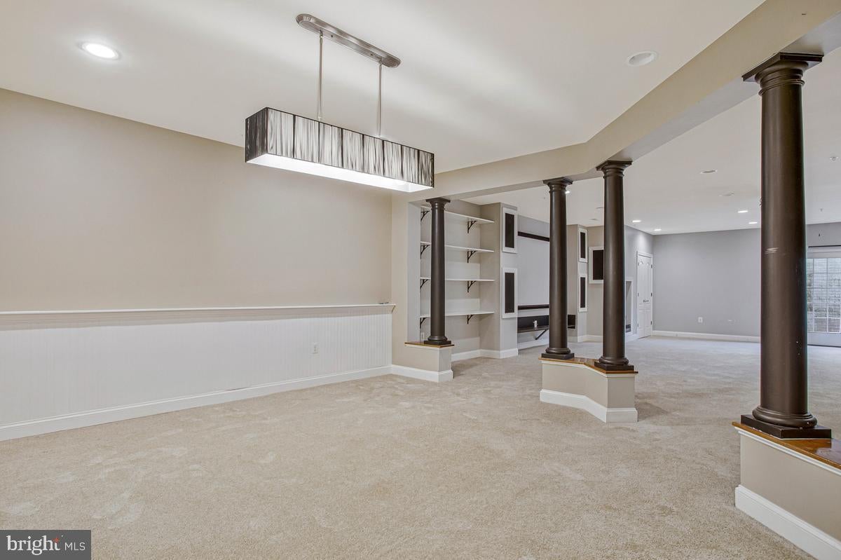 27 Hunting Ct, Edgewater, MD, 21037, USA, 5 Bedrooms Bedrooms, ,6 BathroomsBathrooms,Residential,Active,27 Hunting Ct,MDAA2140348