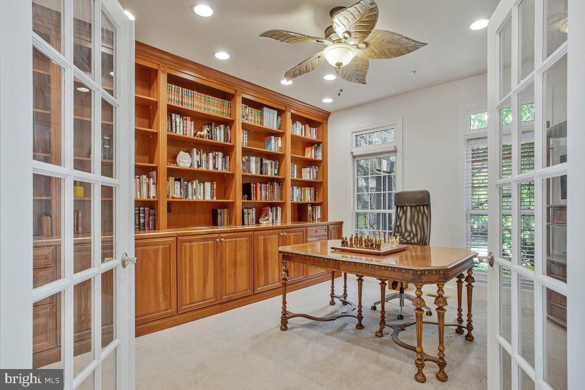 27 Hunting Ct, Edgewater, MD, 21037, USA, 5 Bedrooms Bedrooms, ,6 BathroomsBathrooms,Residential,Active,27 Hunting Ct,MDAA2140348