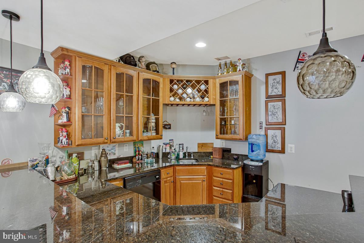 27 Hunting Ct, Edgewater, MD, 21037, USA, 5 Bedrooms Bedrooms, ,6 BathroomsBathrooms,Residential,Active,27 Hunting Ct,MDAA2140348