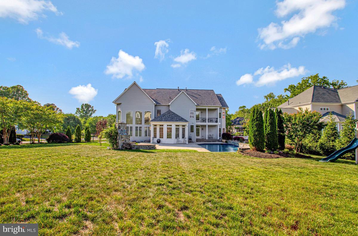 27 Hunting Ct, Edgewater, MD, 21037, USA, 5 Bedrooms Bedrooms, ,6 BathroomsBathrooms,Residential,Active,27 Hunting Ct,MDAA2140348