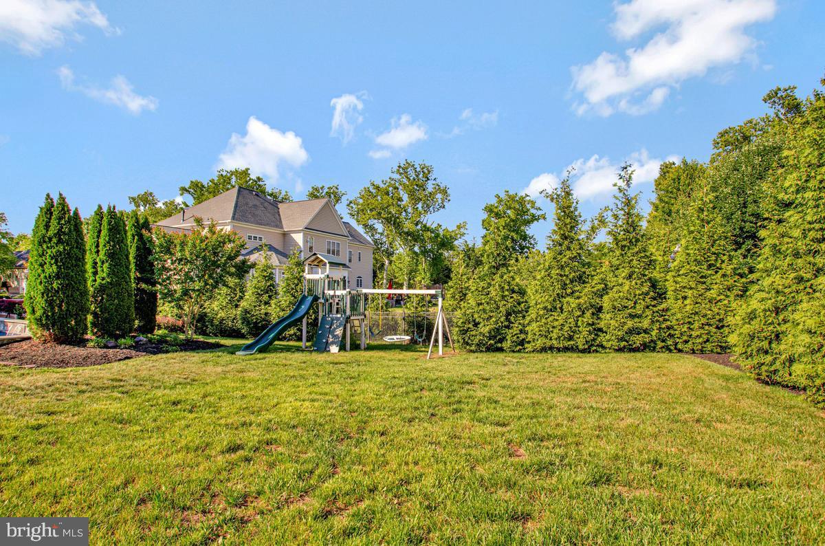 27 Hunting Ct, Edgewater, MD, 21037, USA, 5 Bedrooms Bedrooms, ,6 BathroomsBathrooms,Residential,Active,27 Hunting Ct,MDAA2140348