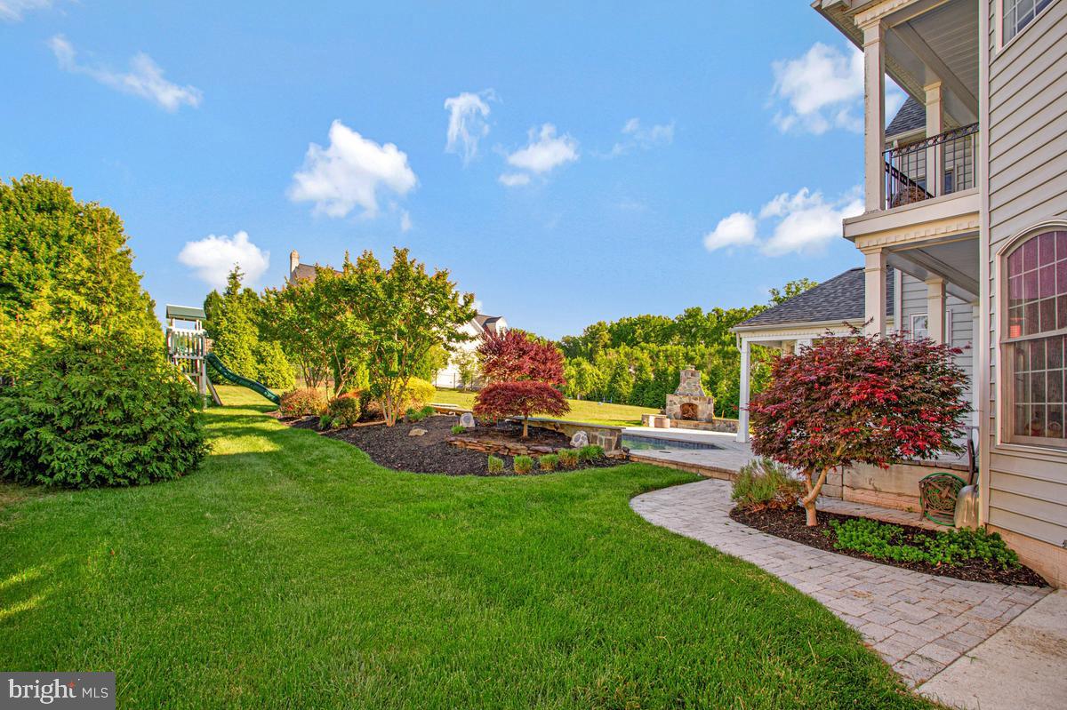 27 Hunting Ct, Edgewater, MD, 21037, USA, 5 Bedrooms Bedrooms, ,6 BathroomsBathrooms,Residential,Active,27 Hunting Ct,MDAA2140348
